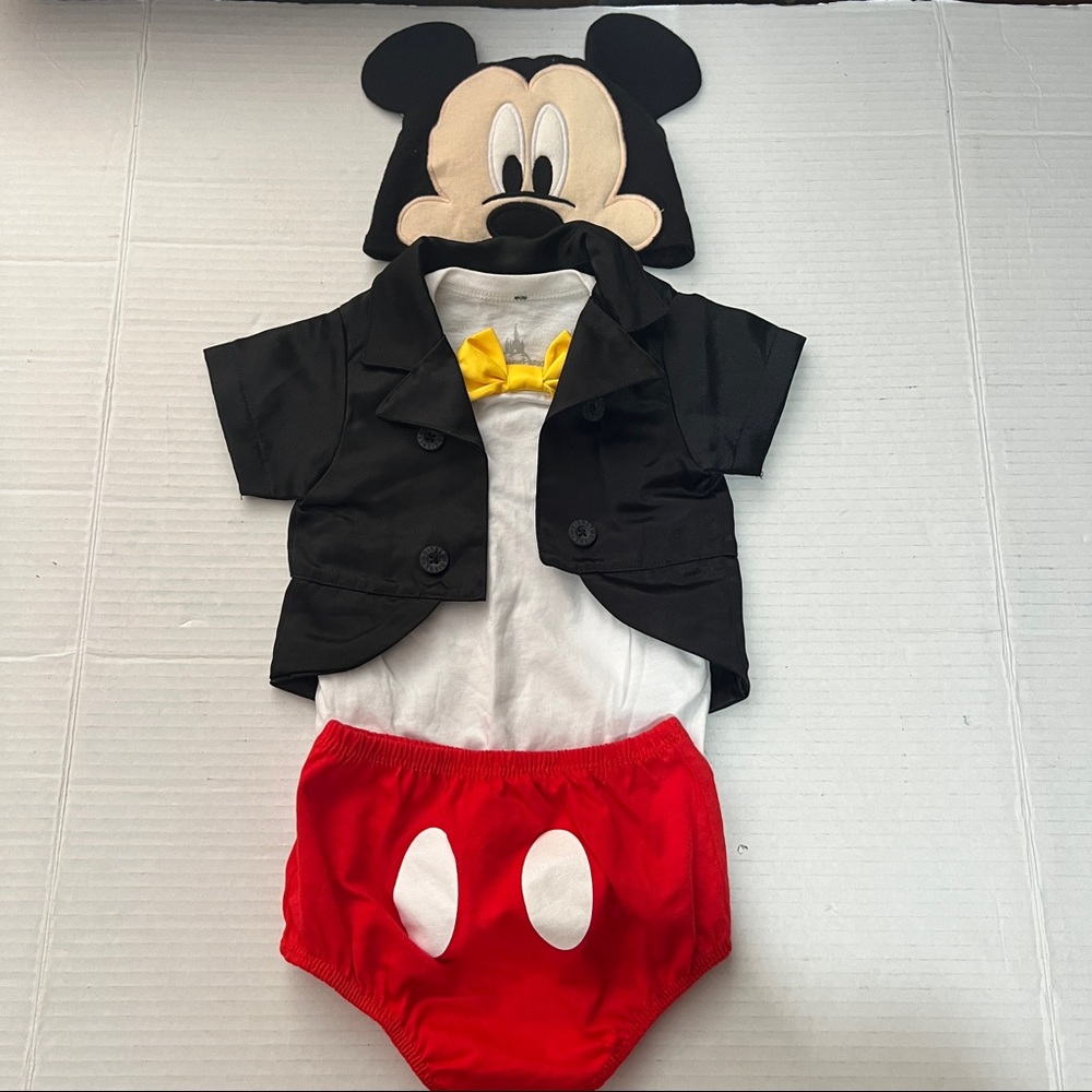Disney Parks Mickey Mouse Tuxedo Costume Baby Bodysuit 6 months Halloween